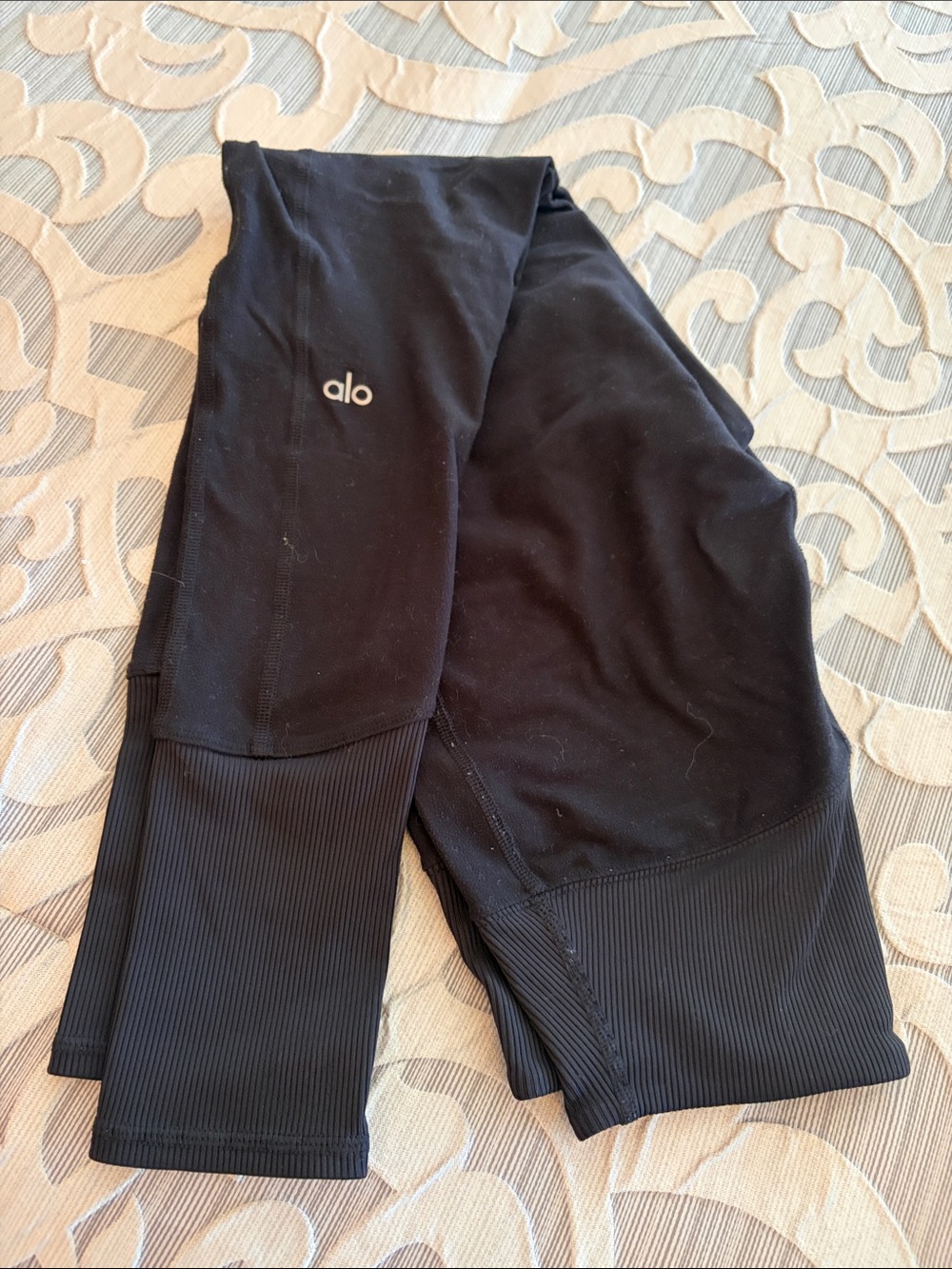 Alo Black Leggings